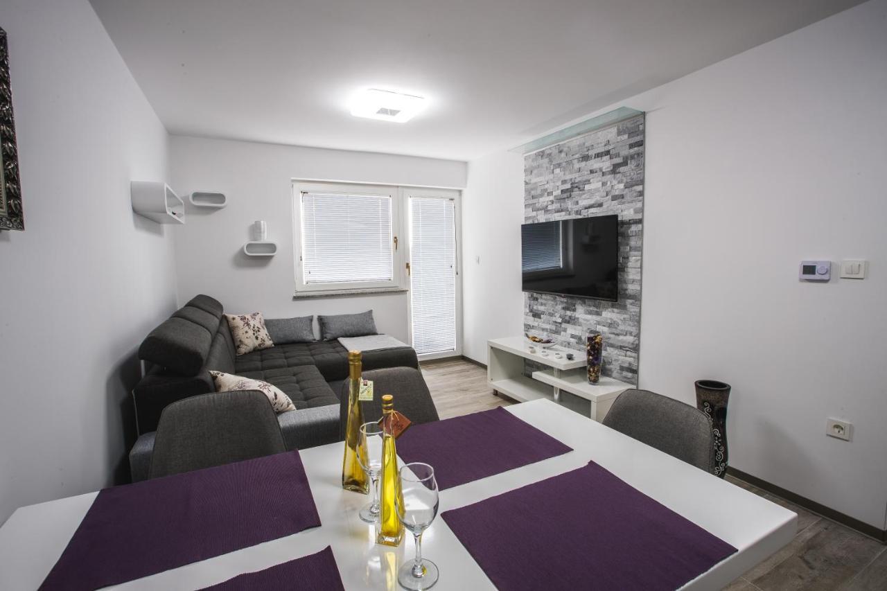 Apartment Ma&Ja With Hot Tub Метлика Экстерьер фото